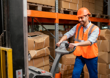 Maquinaria para manejo de palets: la clave para un almacén más eficiente y seguro